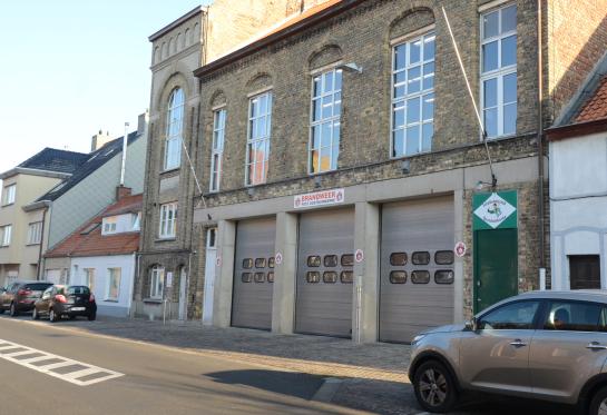 Tafeltenniszaal buiten
